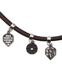 Pulsera de cuero con 5 aletas plata dardos